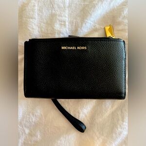 Michael Kors Adele Leather Smartphone Wallet – Black, Pebbled Leather